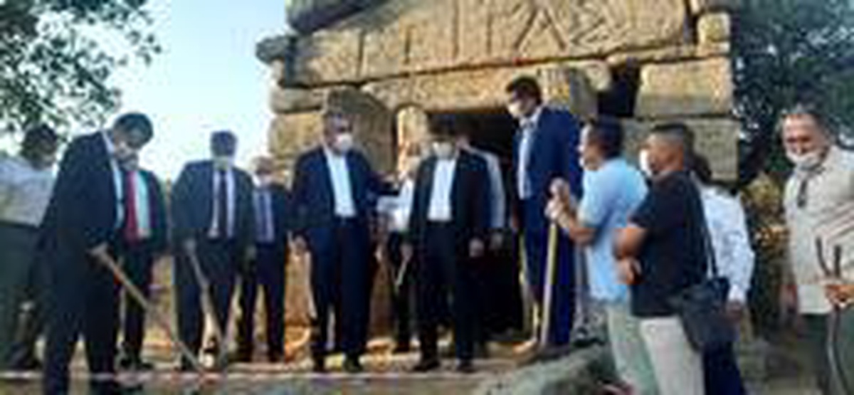 ADÜ Rektörü Aldemir, antik kentte kazı çalışmalarının startını Aydın protokolü ile birlikte verdi