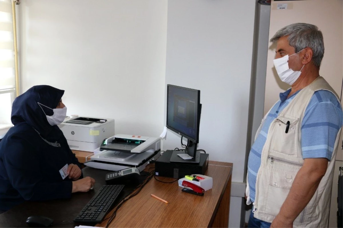 Erzincan\'da ehliyet ve kimlik kartı birleştirme işlemleri devam ediyor
