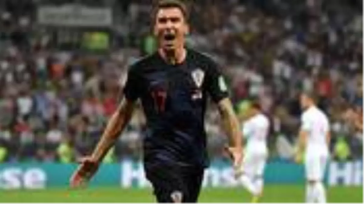 Fenerbahçe\'nin gündemindeki Mandzukic, Lokomotiv Moskova\'ya gidiyor