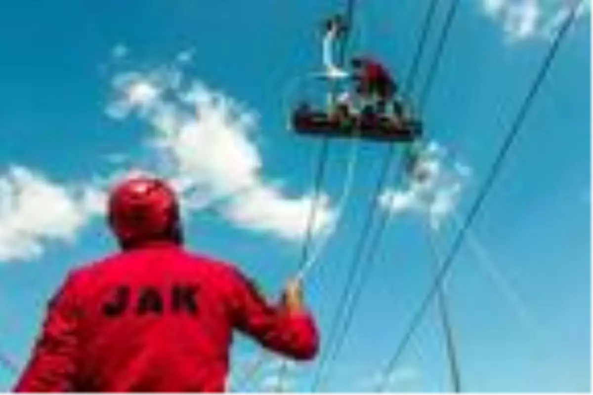 Kış sporları merkezinde JAK timinden nefes kesen tatbikat