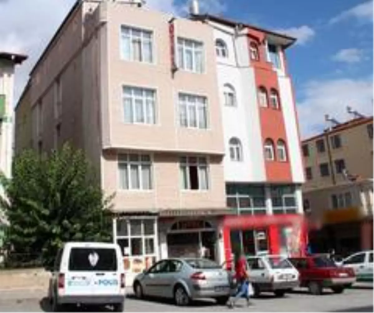 Konya\'da otel odasında şüpheli ölüm