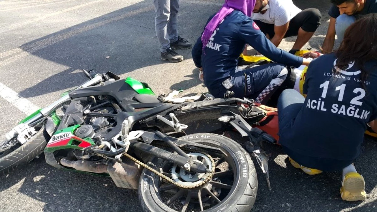 Mardin\'de motosiklet sürücüsü yolcu otobüsünün altına girdi: 1 ölü