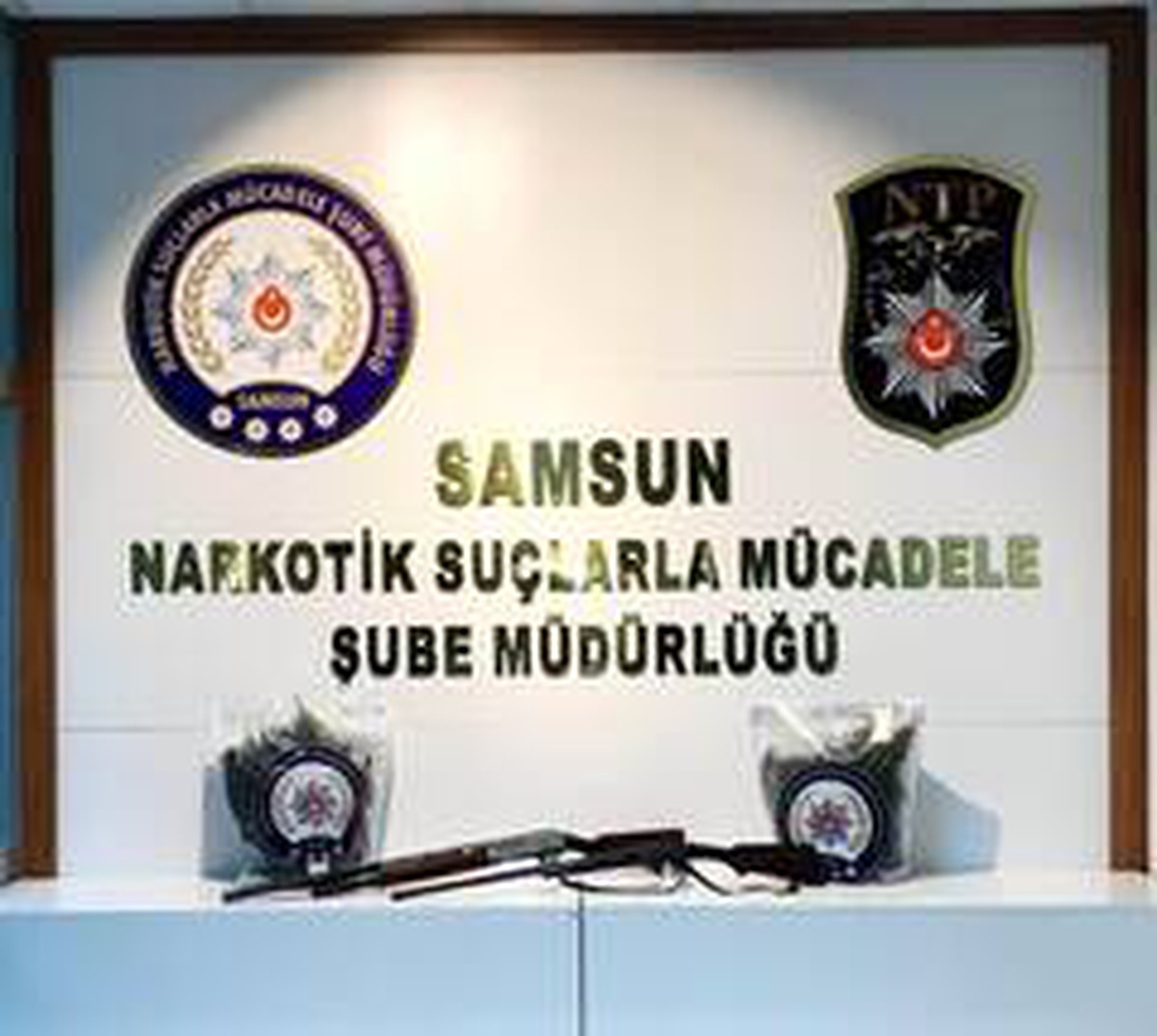Son dakika haber... Samsun\'da 1 kilo 398 gram esrar ele geçirildi