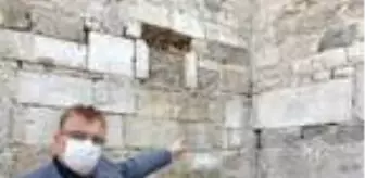 Tarihi Sinop Cezaevi duvarlarında, Roma dönemi kitabeleri çıktı