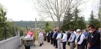 Tezkeresi beklenirken ölüm haberi gelen asker toprağa verildi