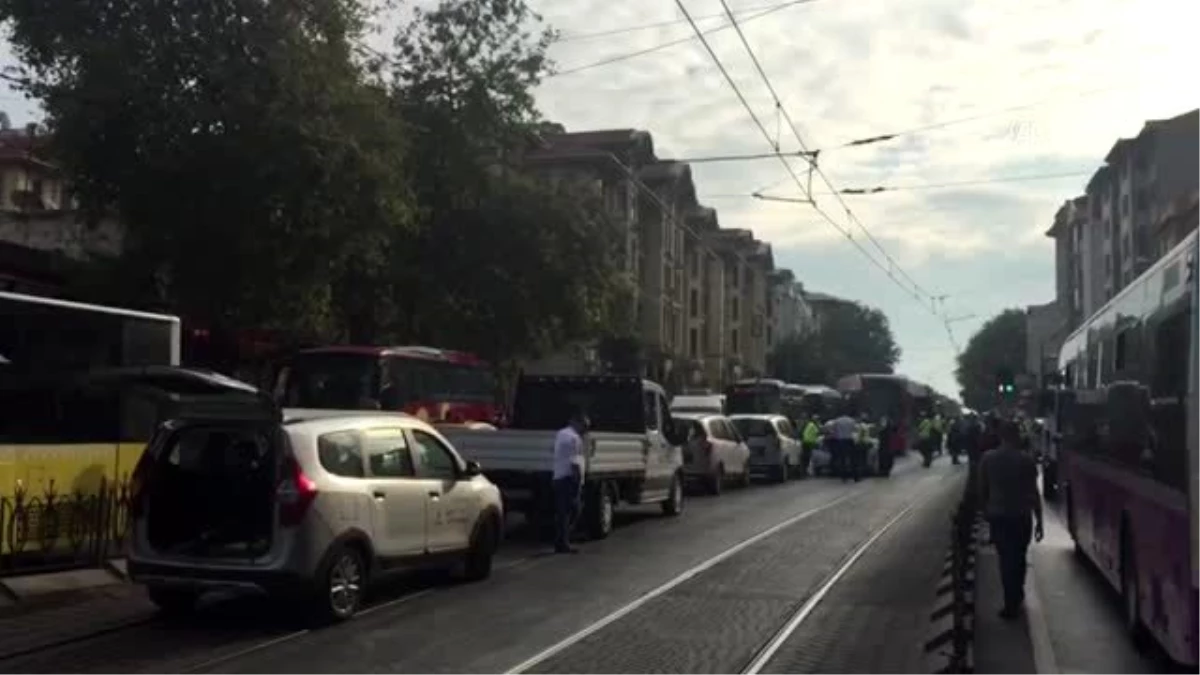 Tramvay ile otobüs çarpıştı