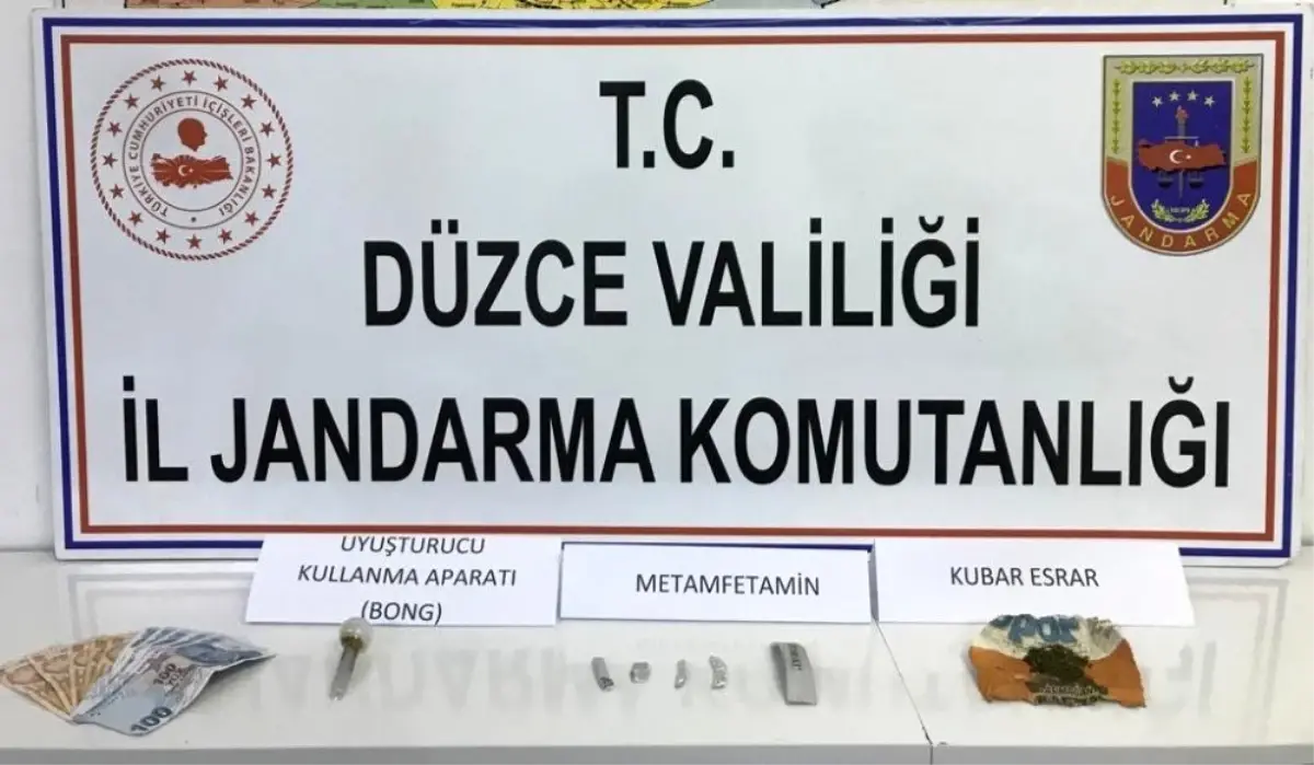 Uyuşturucu taciri suçüstü yakalandı