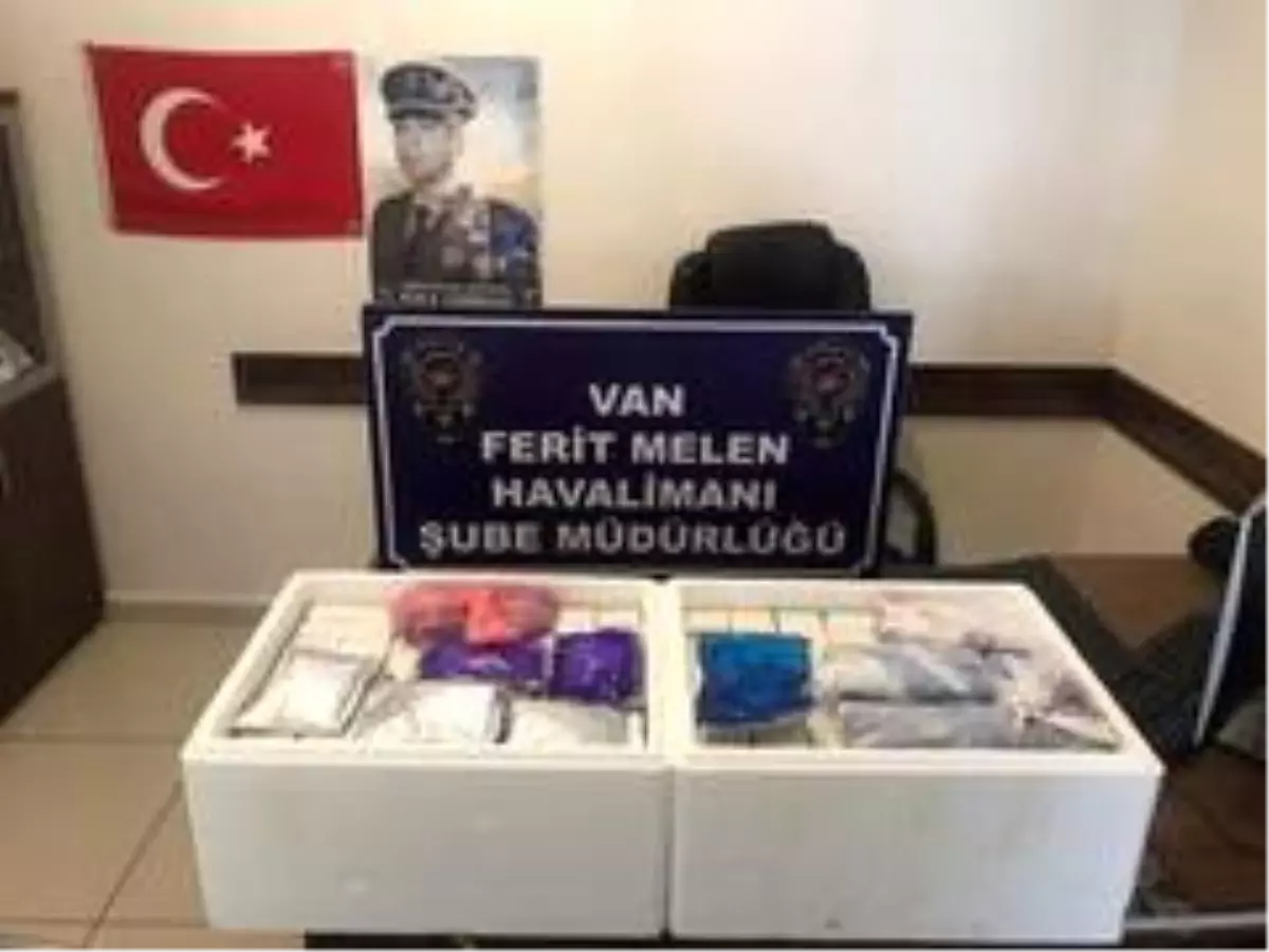 Van\'da 224 adet kaçak botoks dolgu ürünü ele geçirildi