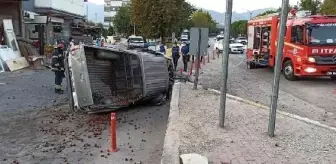 Beton bariyere çarpan kamyonetin sürücüsü öldü