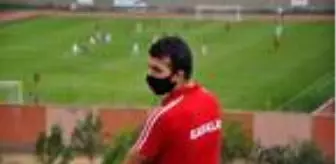 Gümüşhane'de stada giremeyen taraftarlar, maçı dağlık bölgeden izledi