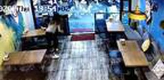 Kafeden sokağa binlerce lira saçıldı