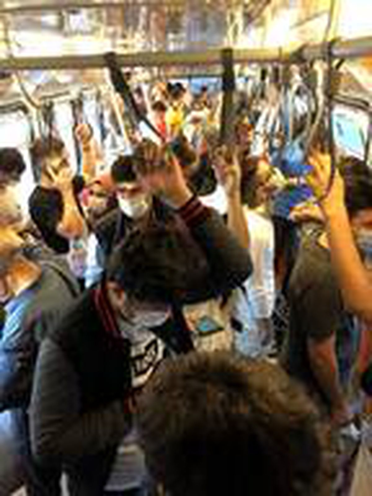 Metroda tedirgin eden yolculuk