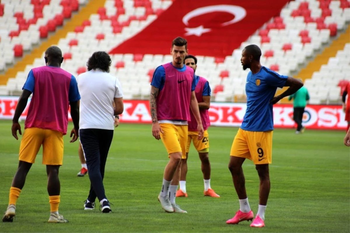 MKE Ankaragücü\'nde Erdi Dikmen ilk kez Süper Lig\'de forma giydi
