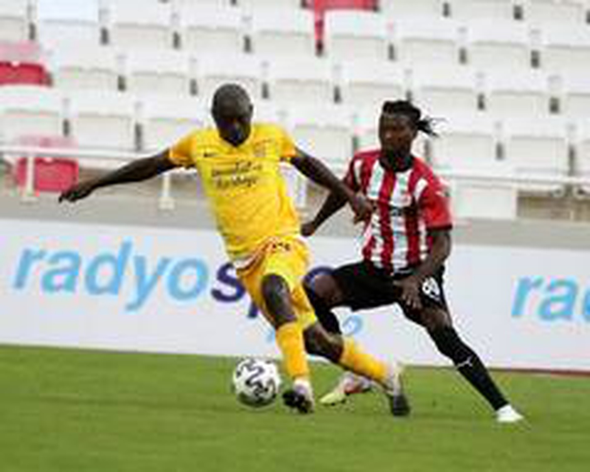 Son dakika! Sivasspor\'da Kayode ilk resmi maçına çıktı