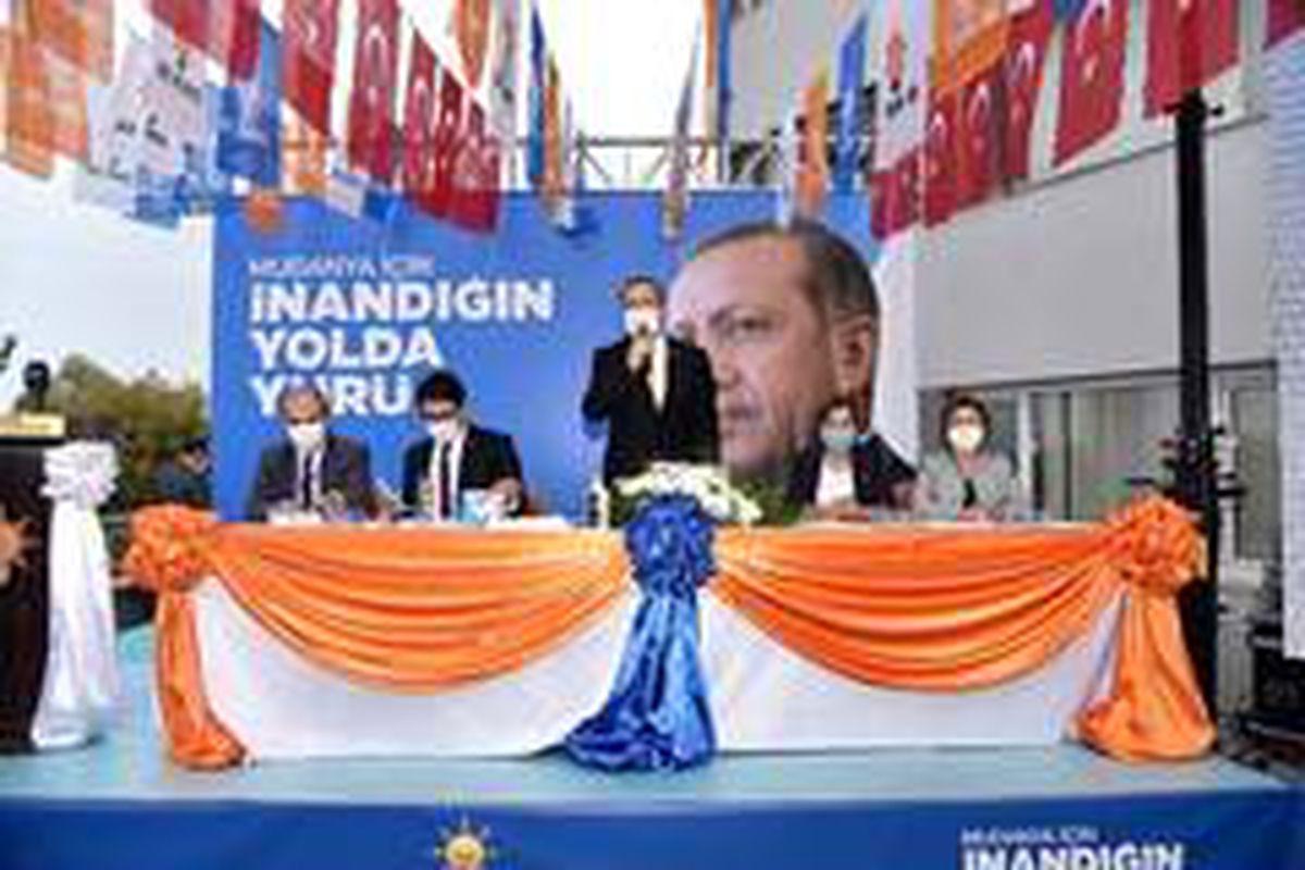AK Parti Bursa\'da 2 kongresini daha bitirdi