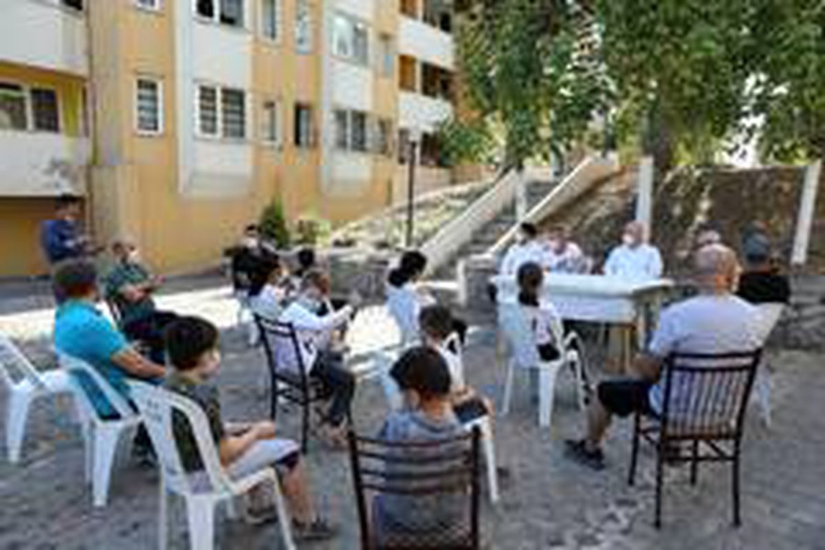 Başkan Bıyık, site sakinlerine misafir oldu