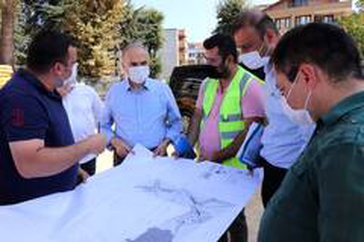 Başkan Özlü Millet bahçesinde yapılan çalışmaları inceledi