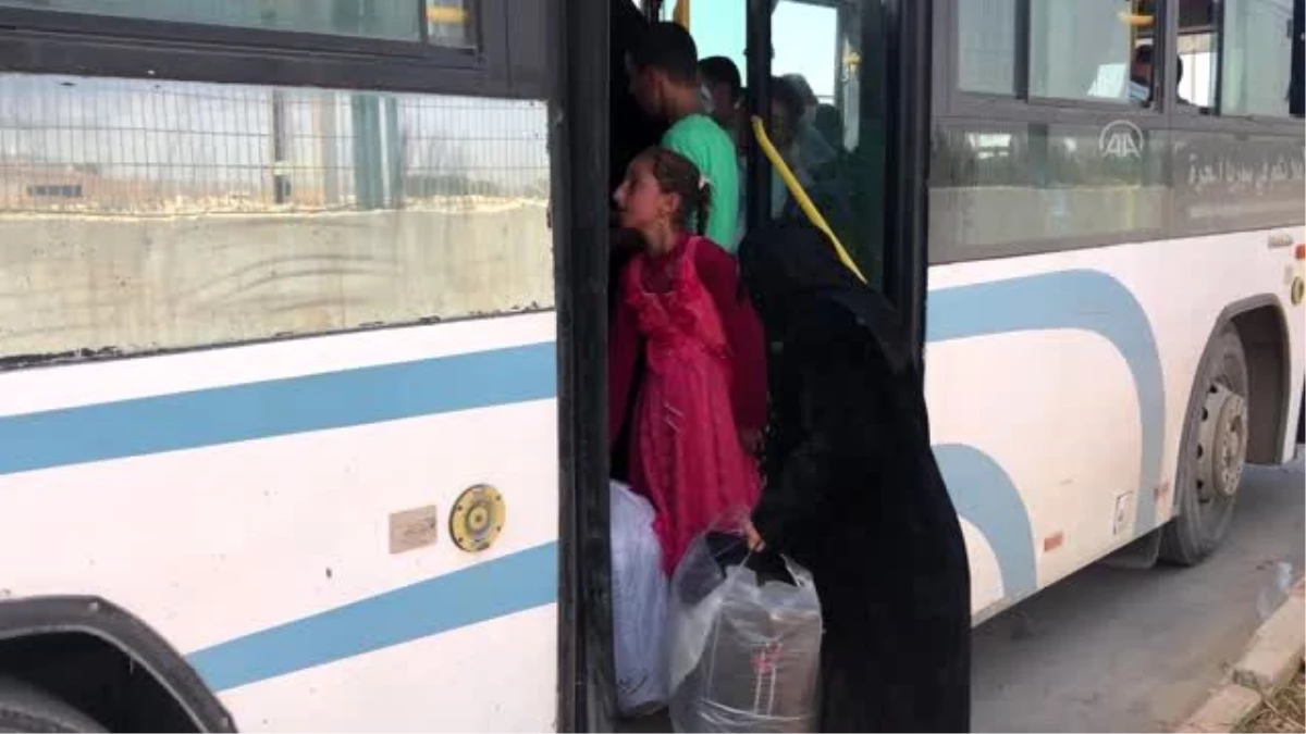 Son Dakika: DEAŞ\'tan kaçarak Suriye\'ye sığınan Iraklıların ülkelerine dönüşü sürüyor - AZEZ