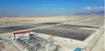 Dünyanın en büyük güneş enerji santrali, elektrik üretimine başladı