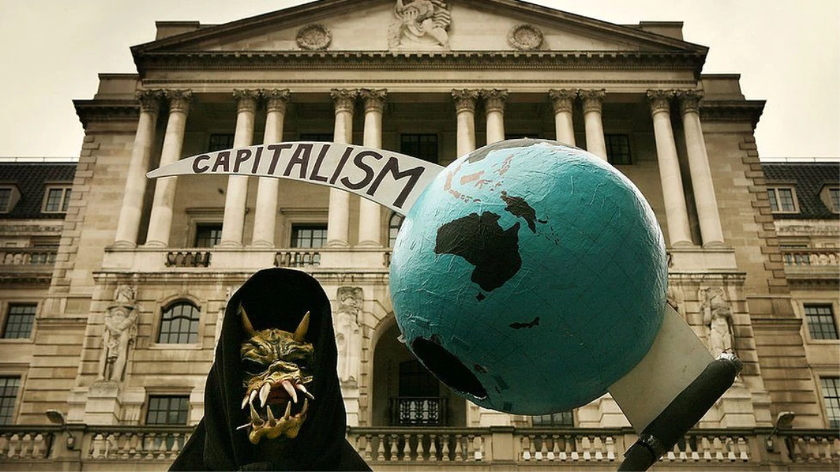 İngiltere\'de okullarda "anti-kapitalizm" yasağına tepki: "Ülke totalitarizme kayıyor"