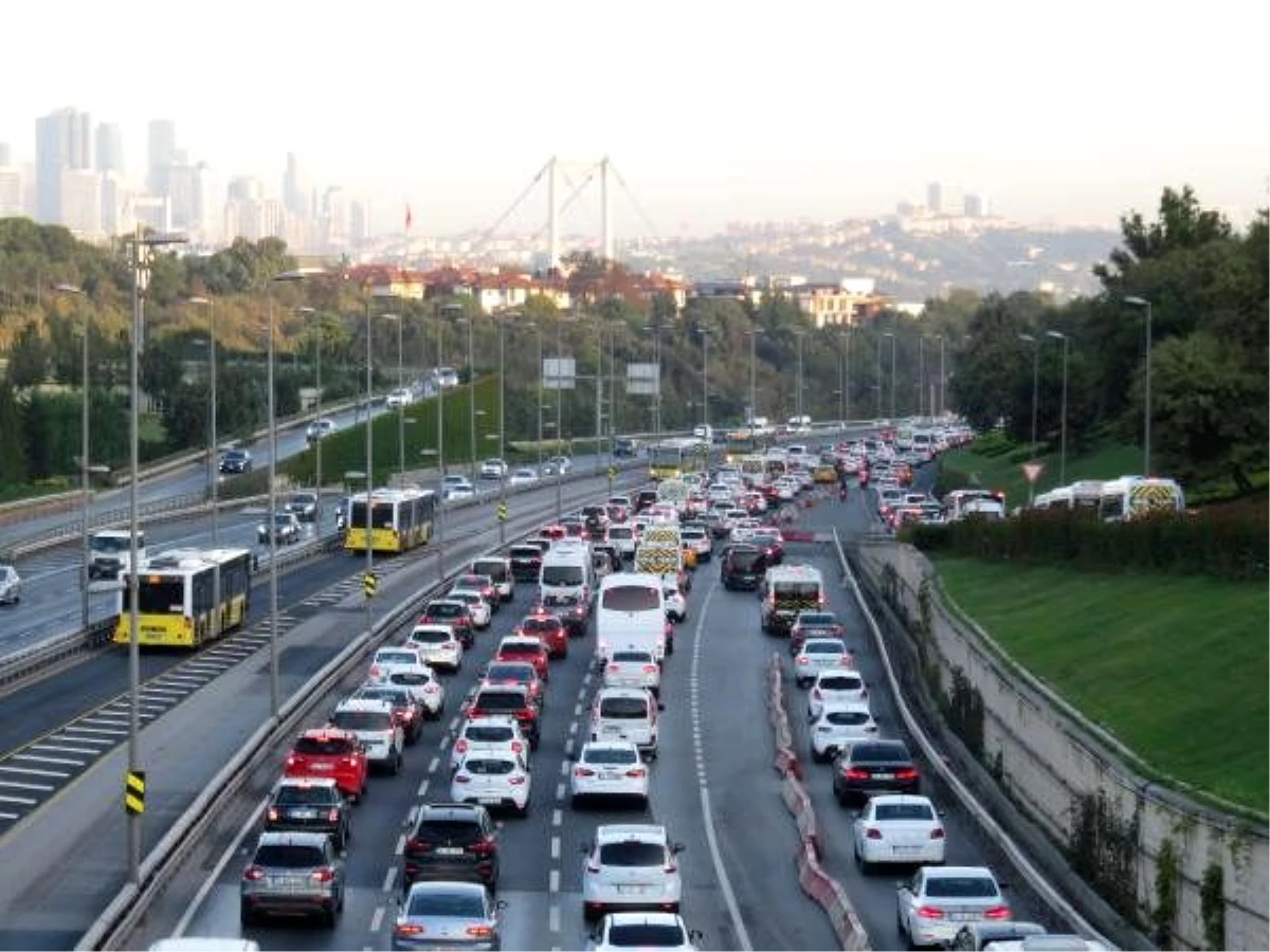 İstanbul\'da kademeli mesai uygulaması bugün başladı