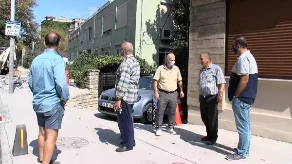 SARIYER'DE KALDIRIMA ARAÇLAR İÇİN CEP YAPIMINA İSYAN NÖBETİ