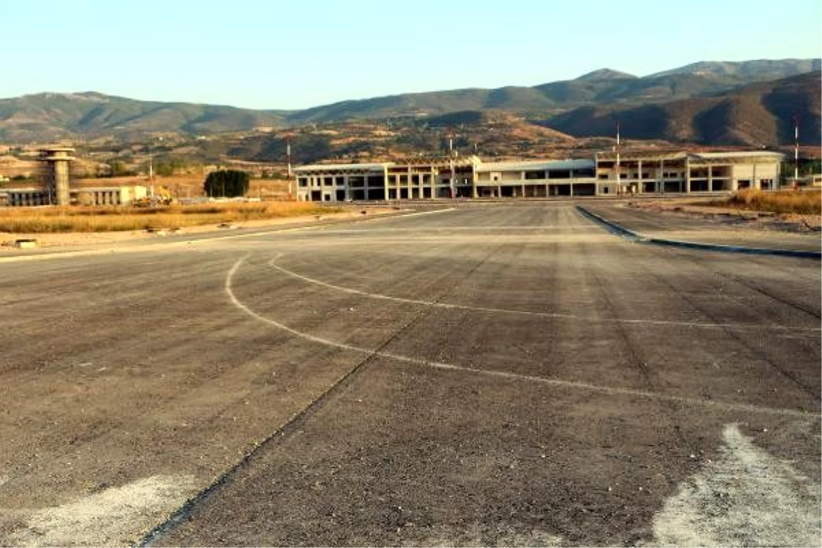 Tokat\'ta yeni havaalanı inşaatının yüzde 82\'si tamamlandı