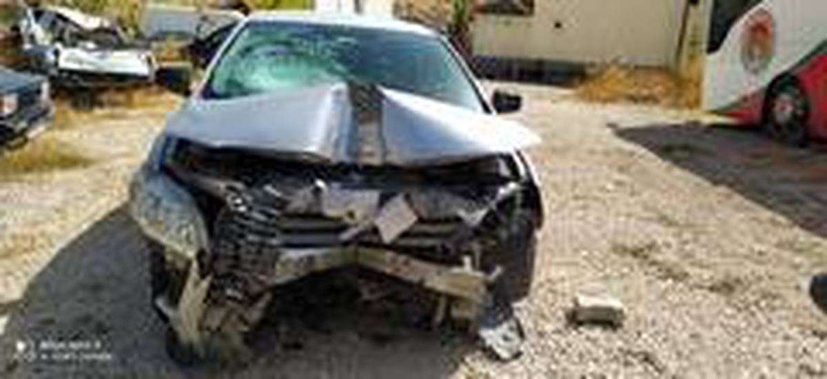 Uyuyan sürücü araç direğine çarparak durdu