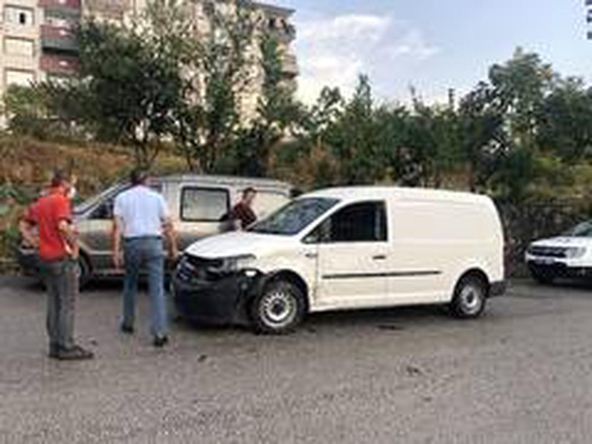 Alaplı\'da iki otomobil çarpıştı: 3 yaralı