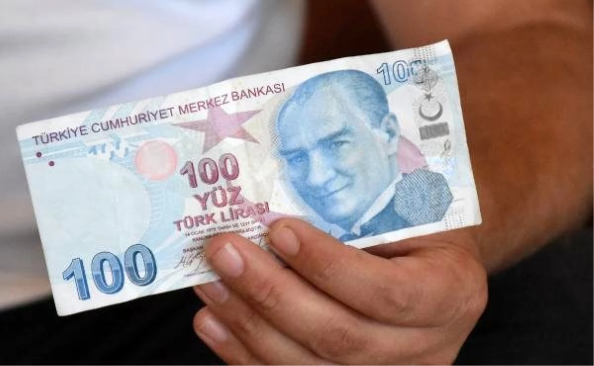 ATM\'den çektiği 100 lira baskı hatalı çıktı