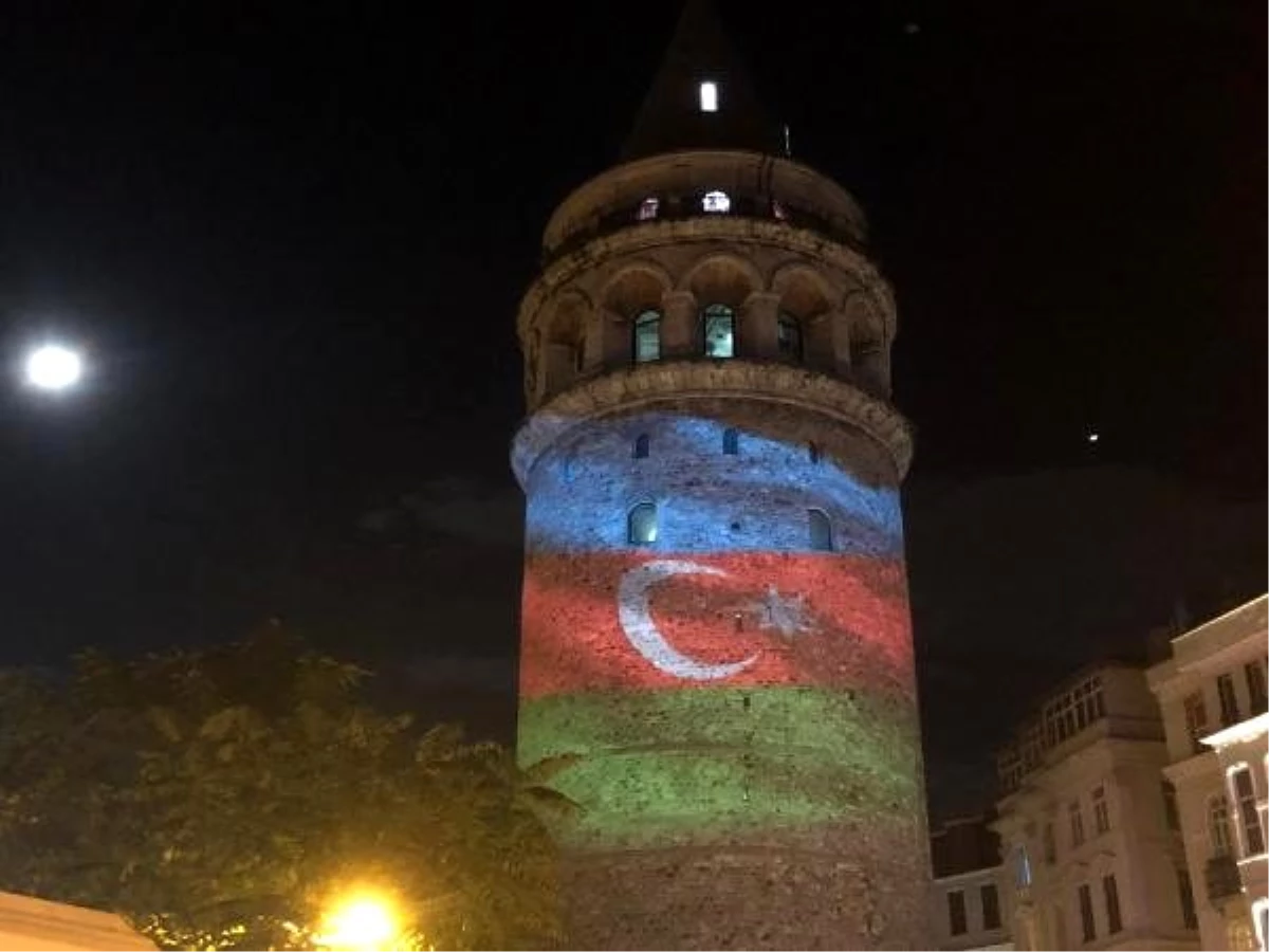 Azerbaycan Bayrağı Galata Kulesi\'ne yansıtıldı