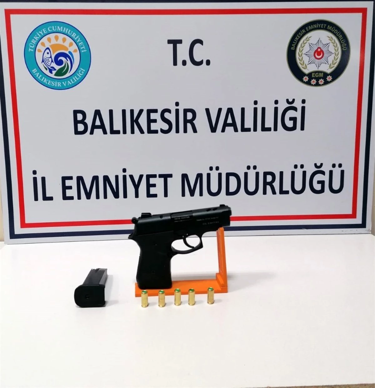 Balıkesir\'de 3 silah yakaladı