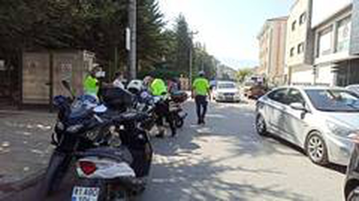 Düzce\'de motosiklet sürücülerine ceza yağdı