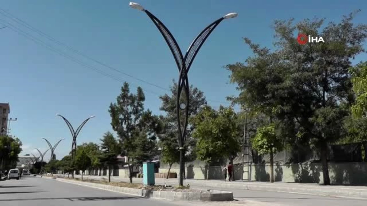 Erciş Belediyesi Kışla Caddesi\'ni dekoratif direklerle aydınlatacak