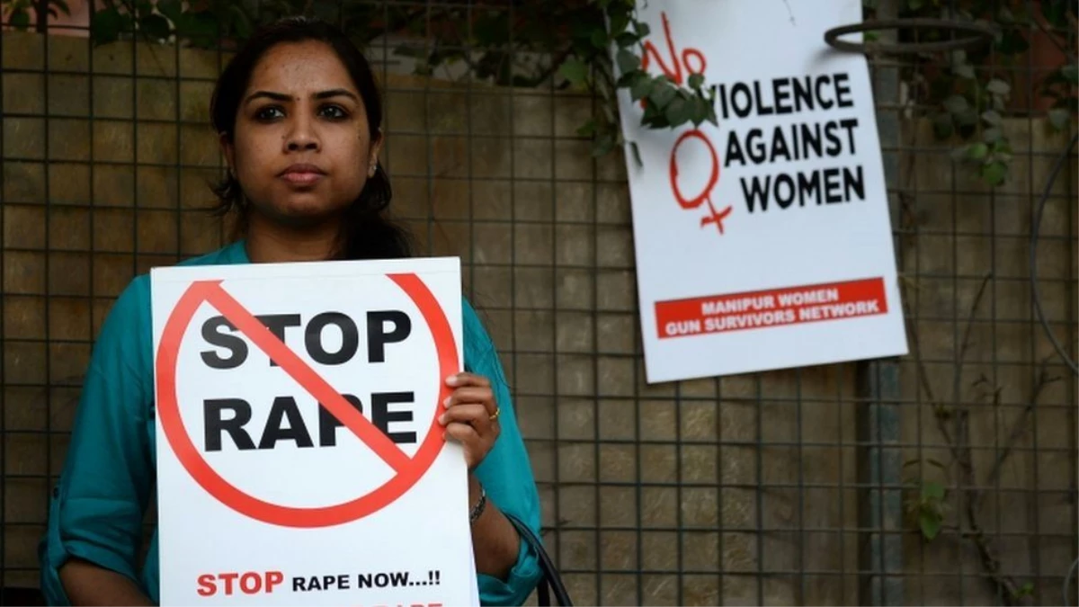 Hindistan\'da 19 yaşındaki kadının toplu tecavüz sonrası hayatını kaybetmesi infiale neden oldu