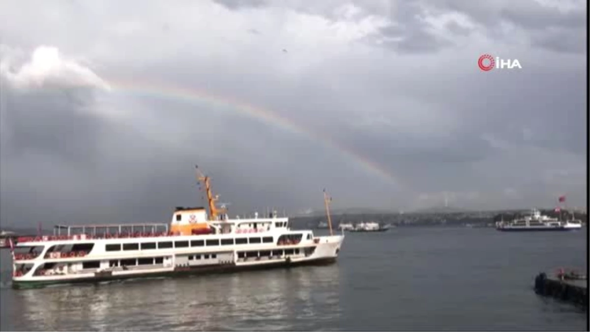 İstanbul\'da yağış sonrası gök kuşağı sürprizi