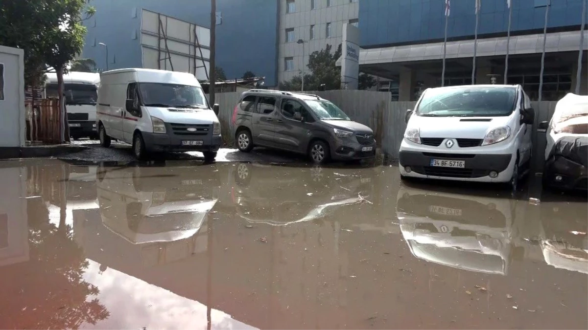 İstanbul\'daki etkili yağış esnafı da vurdu
