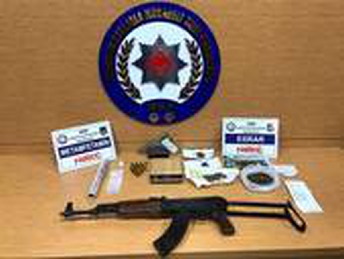 İzmir polisinden 19 ayrı uyuşturucu baskınları: 22 kişi tutuklandı