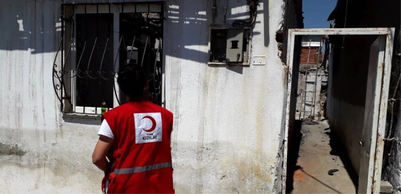 Türk Kızılay Aydın Şubesi\'nden evi yanan ailelere yardım eli