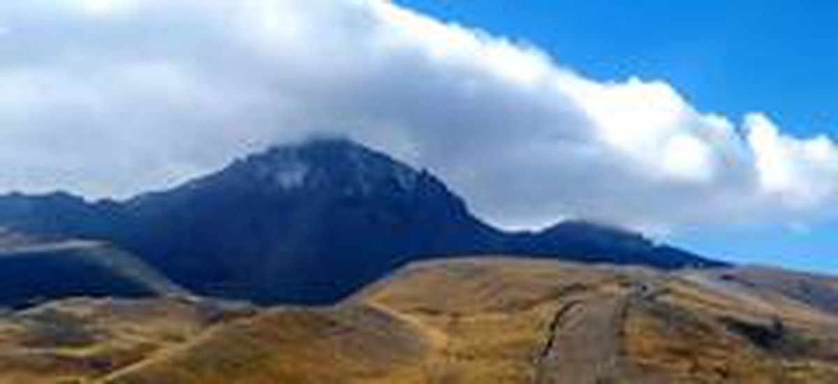 Erciyes\'e sezonun ilk kar yağışı düştü