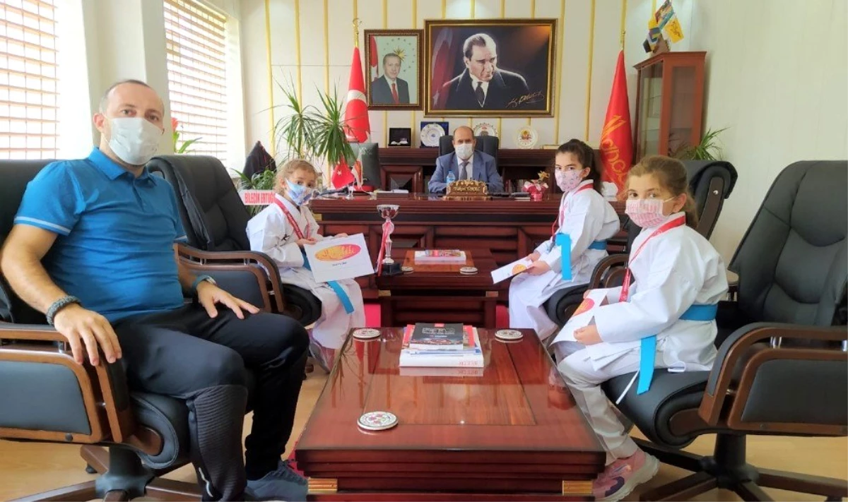 Minik karate şampiyonlarından Kaymakam Ünal\'a ziyaret