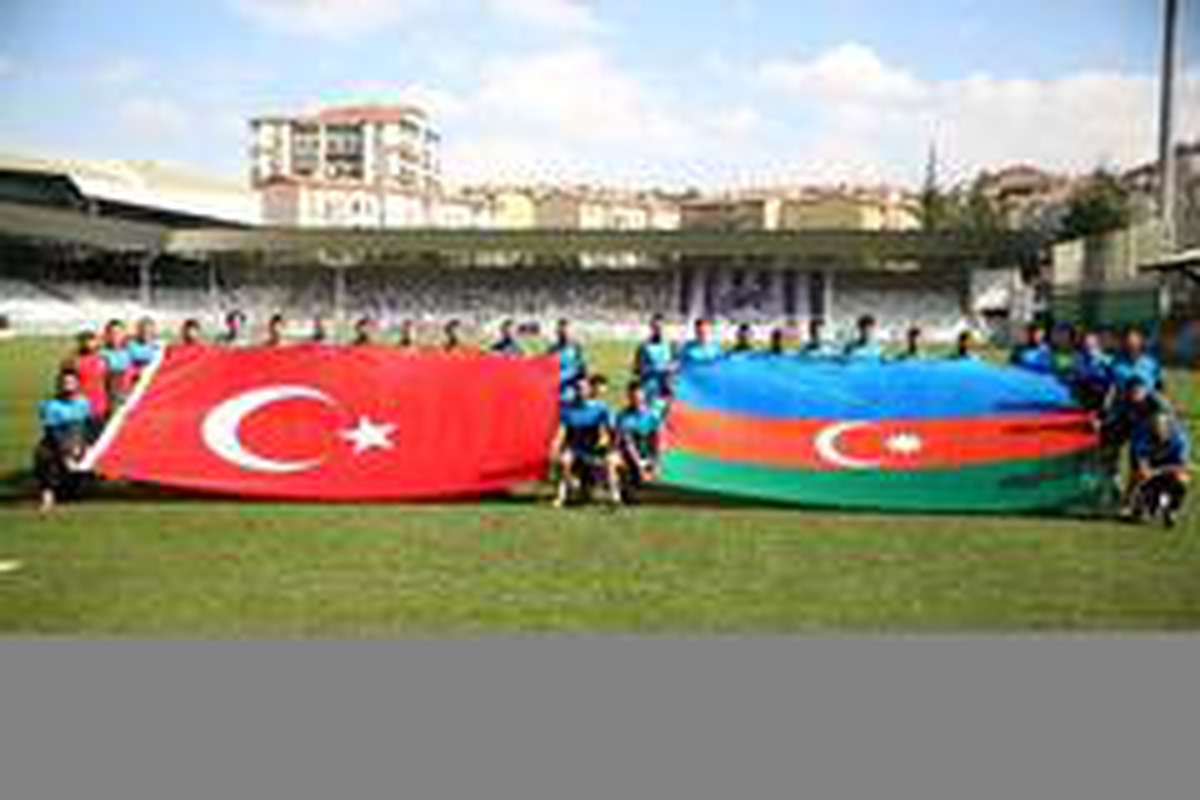 Ankara Keçiörengücü\'nden Azerbaycan\'a bayraklı destek