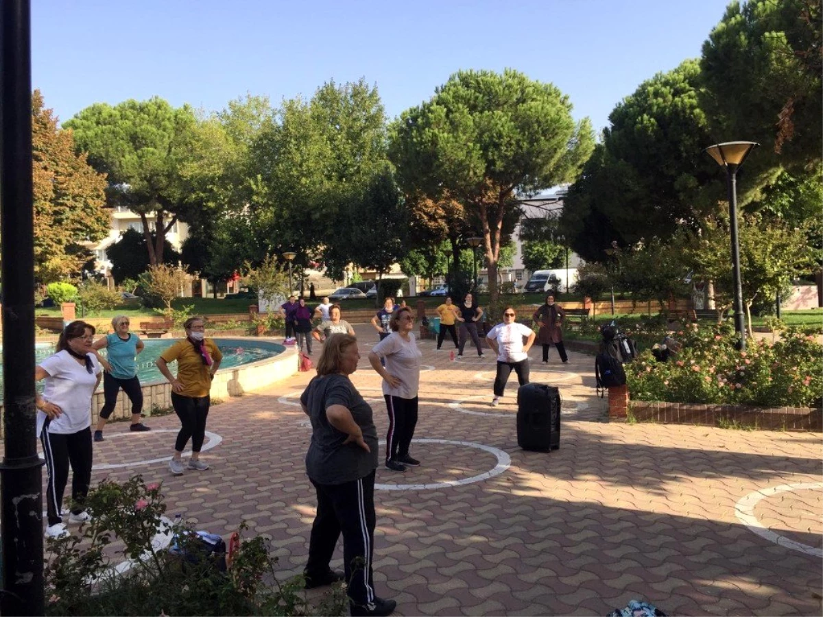 Aydın Büyükşehir Belediyesi\'nin düzenlediği sabah sporları devam ediyor