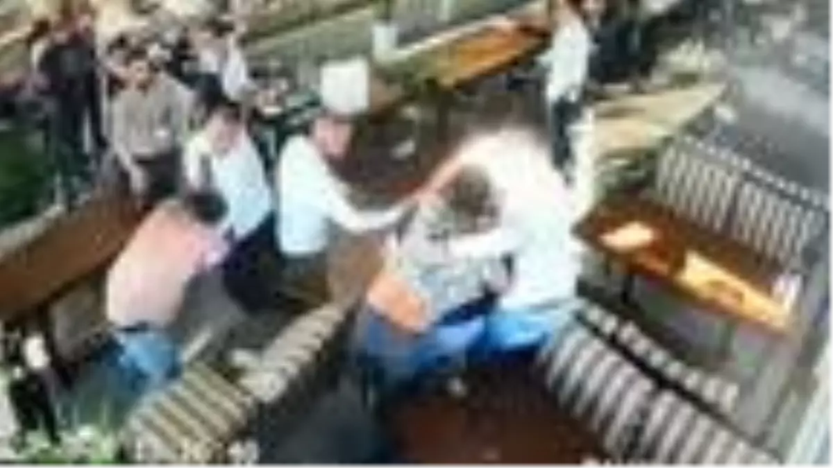 Beylikdüzü\'nde iki şirketin sahipleri arasındaki silahlı kavga kamerada