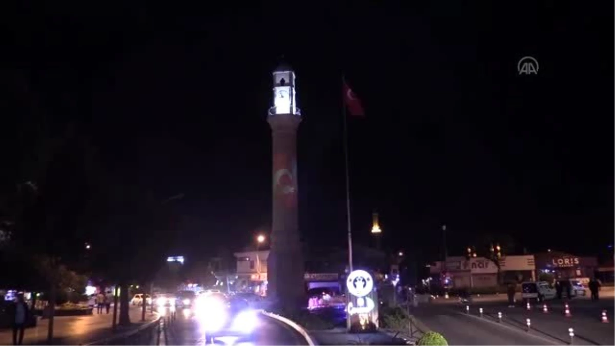 Çorum\'un sembolü Saat Kulesi\'ne Azerbaycan bayrağı yansıtıldı
