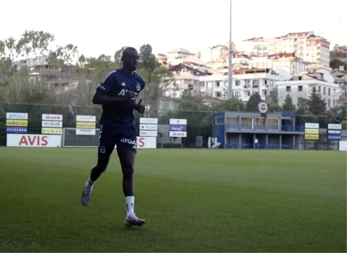 Son dakika! Fenerbahçe\'nin yeni transferi Papiss Cisse çalışmalara başladı