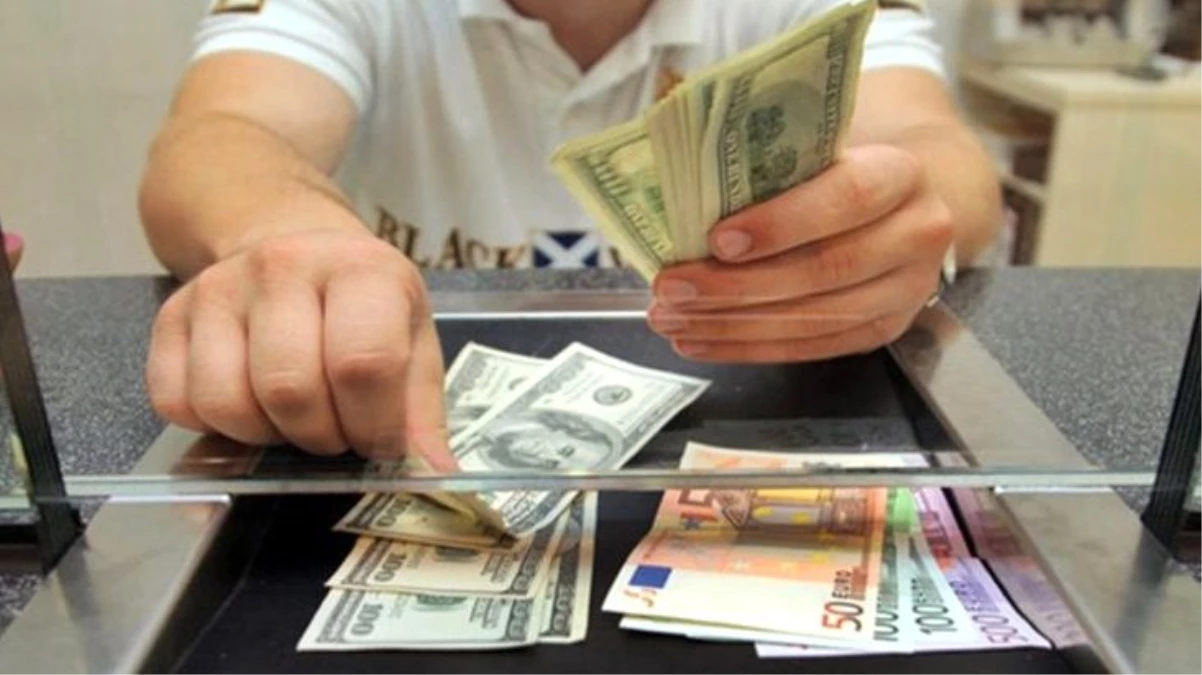 İran\'da dolar ve euro tarihi rekor kırdı