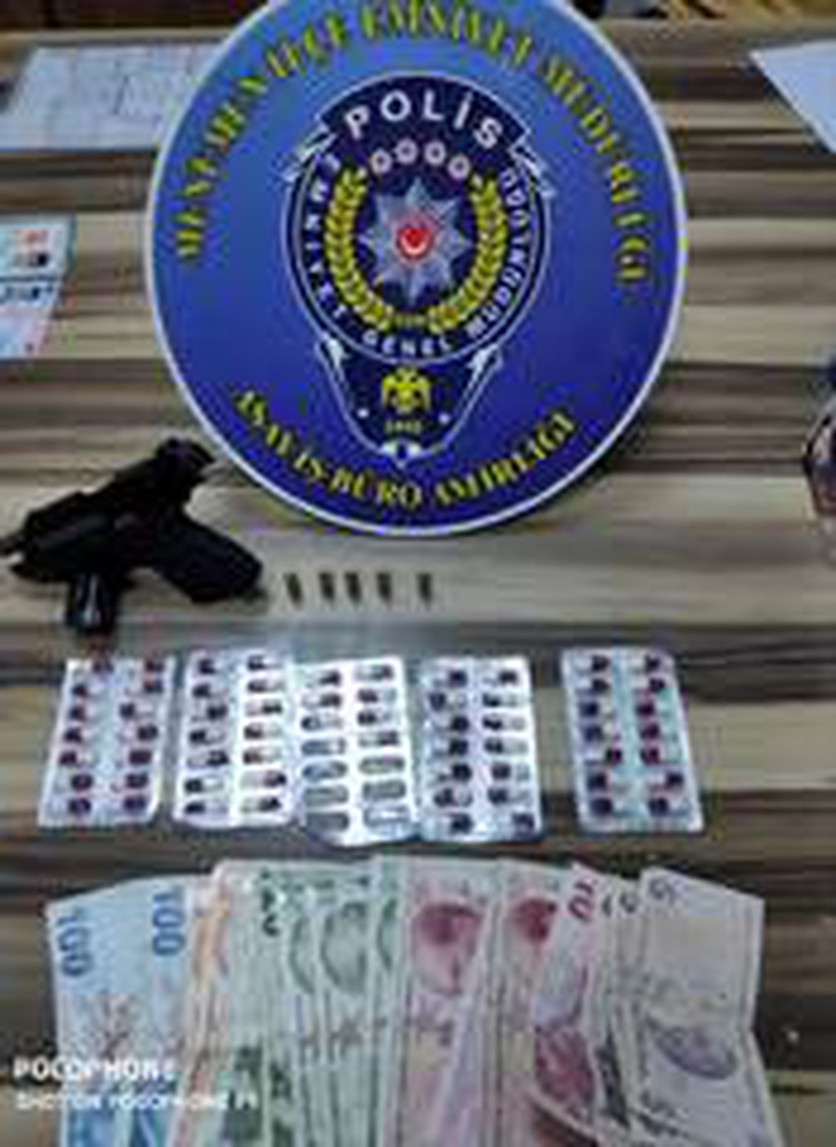 Son dakika haber: İzmir\'de gasp şüphelileri polise yakalandı: 3 tutuklama