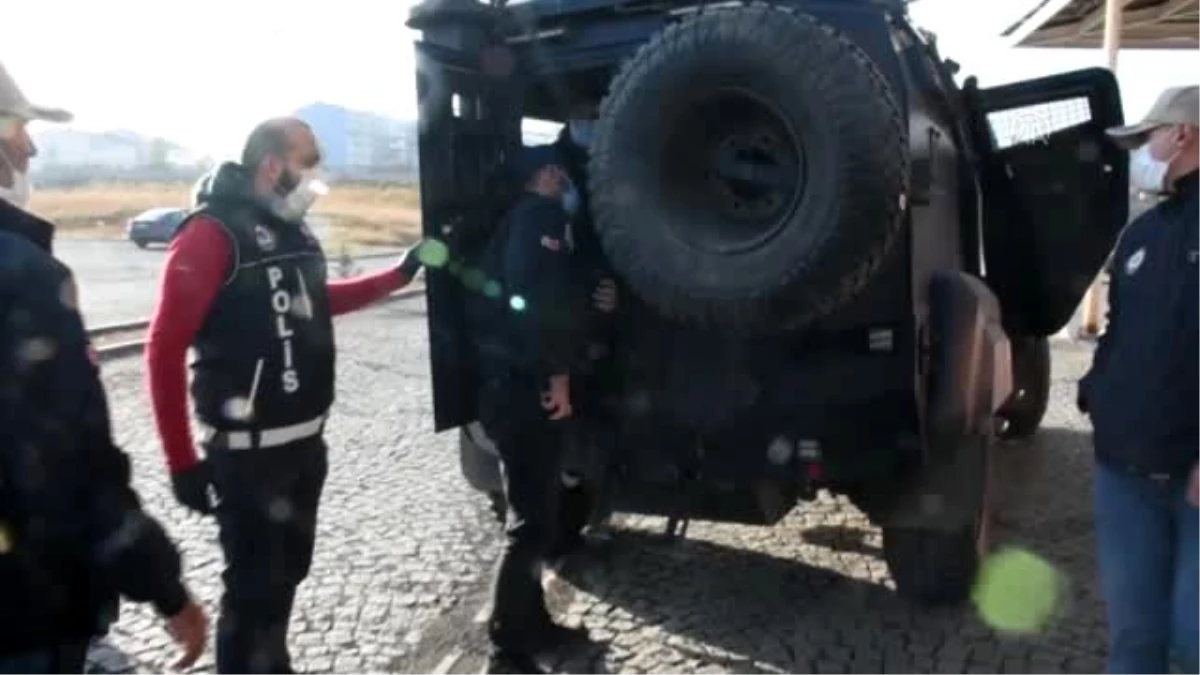 Kars merkezli operasyonda, HDP\'li belediye yöneticilerinin de arasında olduğu 19 kişi gözaltına...