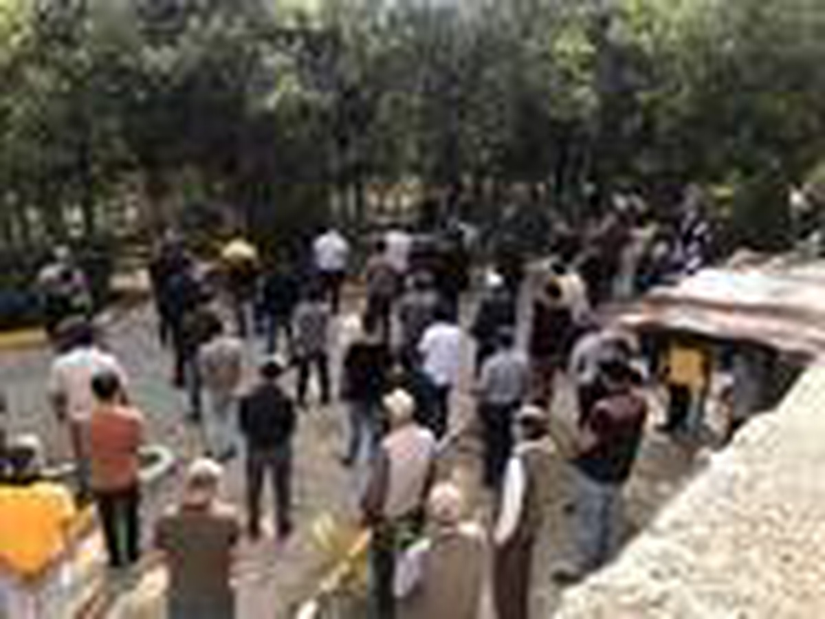 Motosikletinin kamyona çarpmasıyla ölen Mustafa, toprağa verildi